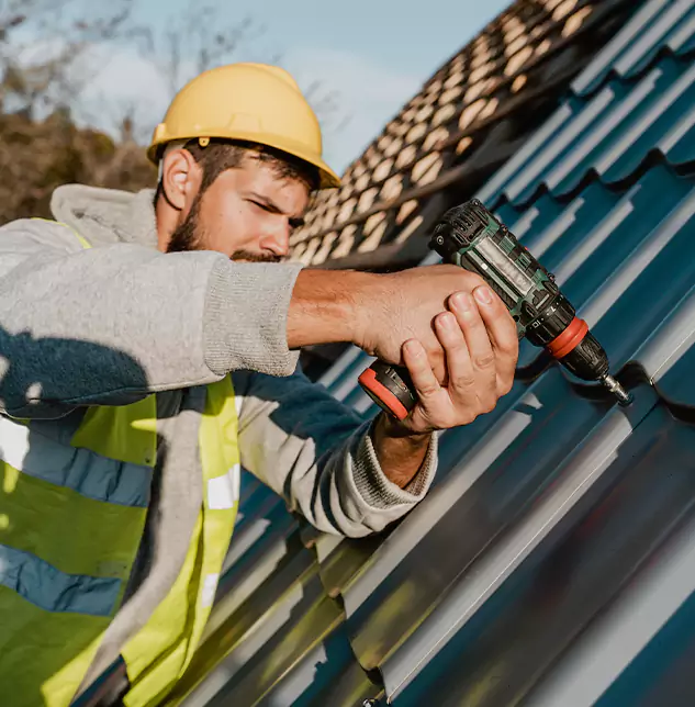 Dundee Homeowners Count on Dundee Roofing Pro for Steel Roofing Excellence