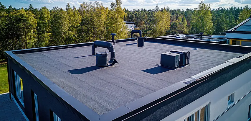 Professional Flat Roof Replacement Services in Dundee, IL