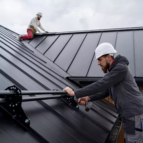 Why Dundee Property Owners Choose Dundee Roofing Pro for Metal Roof Repair?