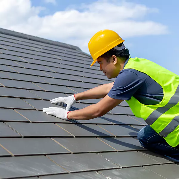 Why Dundee Homeowners Choose Dundee Roofing Pro for Standing Seam Metal Roofing Service?